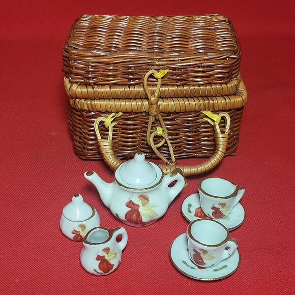 VTG Miniature Doll 9 Piece Angel Tea Set in Lined Wicker Picnic Basket - Picture 1 of 13